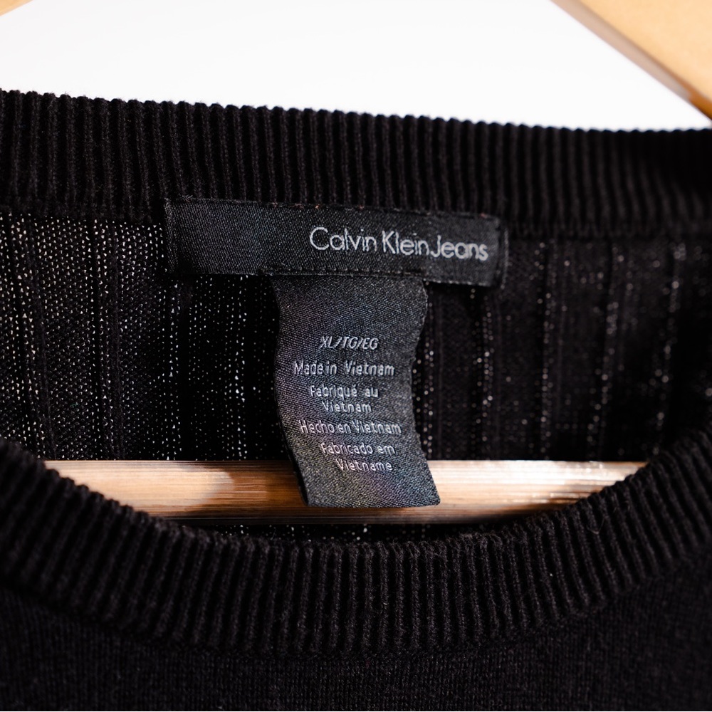BLACK CALVIN KLEIN CREW NECK